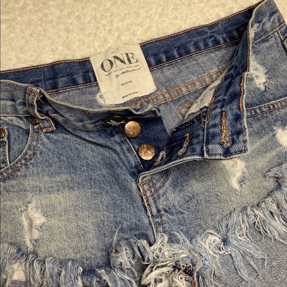 One Teaspoon Distressed Denim Shorts Size 26